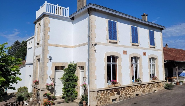 Holiday Home in Limousin near Forest