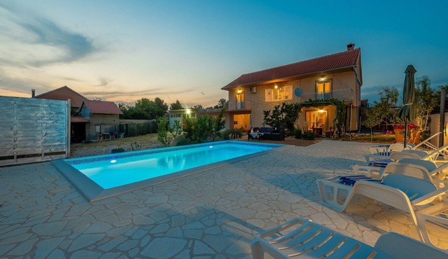 Holiday Home in Lisicic with Pool