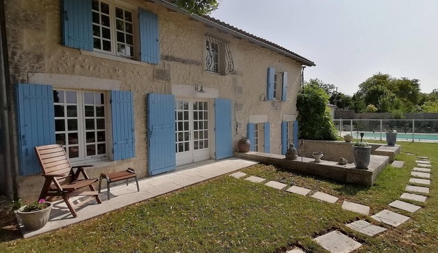 Holiday Home in Lusignac with Private Pool