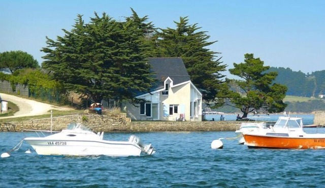 Holiday Home in Morbihan with Sea Views