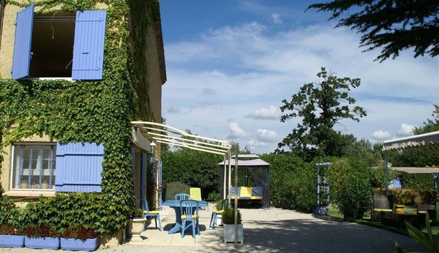Holiday Home in Piolenc near Roman Orange