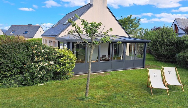 Holiday Home in Plouarzel near Sandy Beach