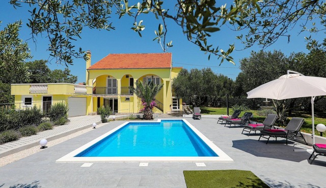 Holiday Home in Policnik with Private Pool