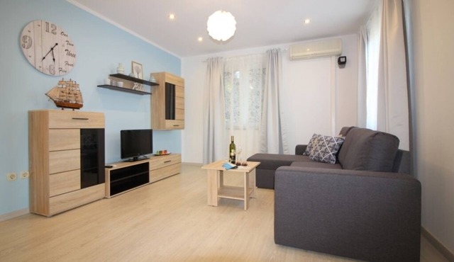Holiday Home in Poreč with Terrace, Air condition, WIFI, Dishwasher (4400-4)
