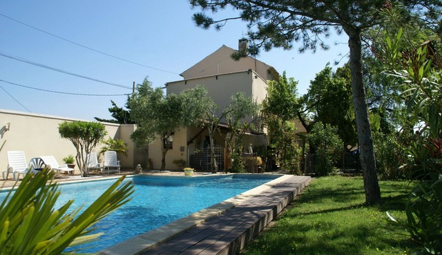 Holiday Home in Provence with Pool & Tennis
