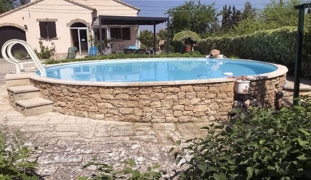 Holiday home in Saint-Didier, private pool, intimate settin, pets admitted(1).