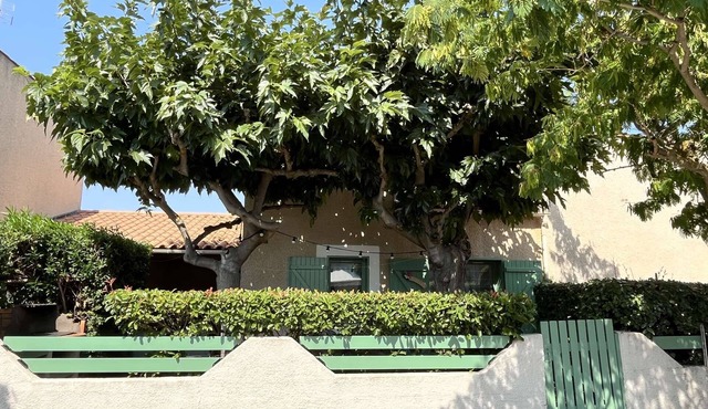 Holiday home in secure residence ‘HAMEAUX DE LA PLAGE’ 2 bedrooms, sleeps 5, 400 metres from.