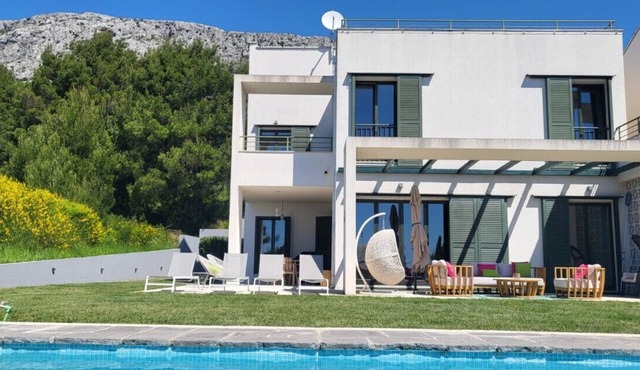 Holiday Home in Split with Seaview, Terrace, Air condition, WIFI (4937-1)
