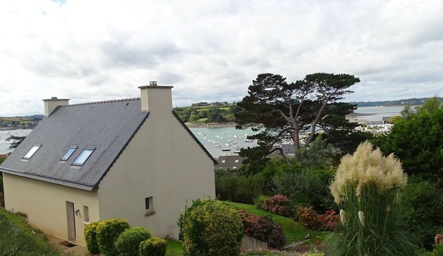 Holiday Home in Terenez with Stunning Sea View