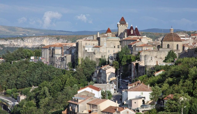 Holiday home in the Ardèche with 2 terraces and wonderful views of the valley