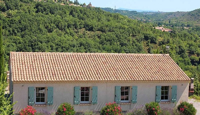 Holiday Home in Toulon with Pool & Beach Nearby