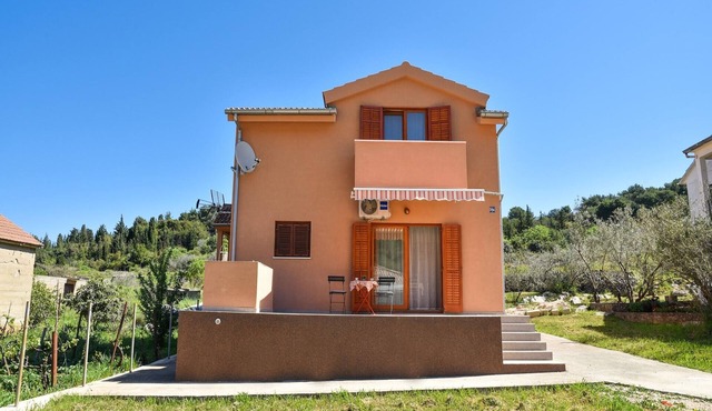 Holiday Home in Veli Iž near the Sea