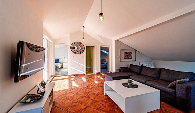 Holiday Home Island Gem - Five Bedroom Apartment