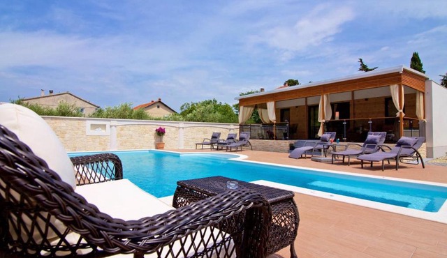 Holiday Home Jasmin by Interhome
