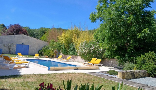 Holiday Home 'Jasmin' with Mountain View, Shared Pool and Wi-Fi