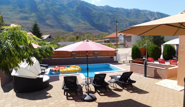 HOLIDAY HOME JASS NEAR MAKARSKA RIVIERA