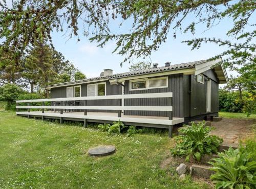 Holiday Home Jenny - 140m from the sea by Interhome