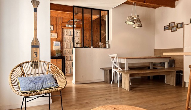 Holiday Home 'Jolie Maison Au Port De L'île Tudy' with Sea View and Wi-Fi