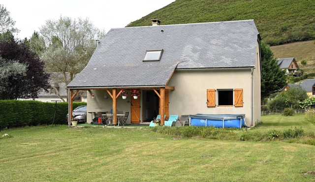 Holiday Home 'Jolie Maison' with Mountain View, Private Pool and Wi-Fi
