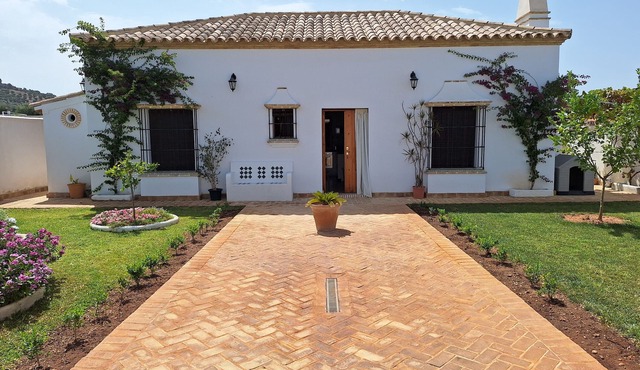Holiday Home "Jyv" with Mountain View, Pool & Wi-Fi