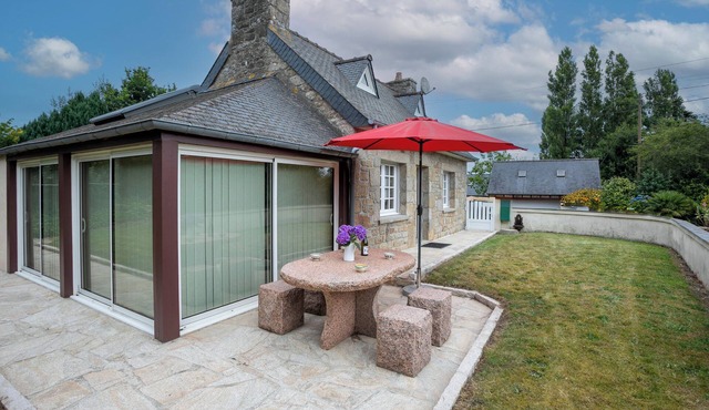 Holiday Home 'Kerjézéquel 2km Beach' with Private Terrace, Private Garden and Wi-Fi