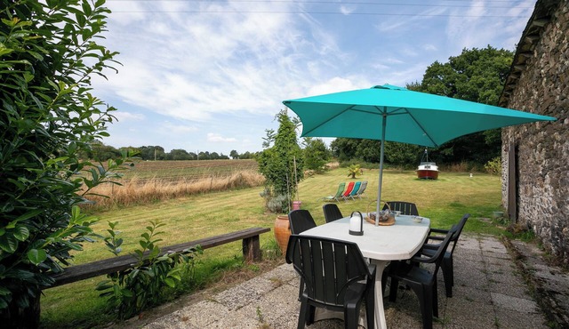 Holiday Home 'L'abreuvoir Du Leffo' with Private Terrace, Private Garden and Wi-Fi