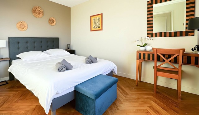 Holiday Home “L'escale bleue” with Shared Terrace, Private Garden & Wi-Fi