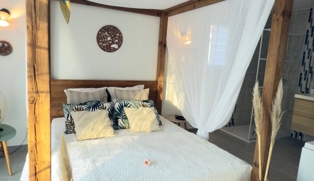 Holiday Home “Le Second Paradis” with Wi-Fi and Air Conditioning