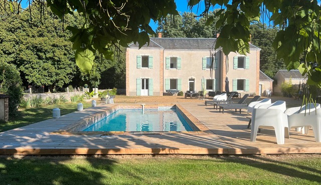 Holiday Home 'La Béchetière' with Private Pool, Private Terrace and Wi-Fi