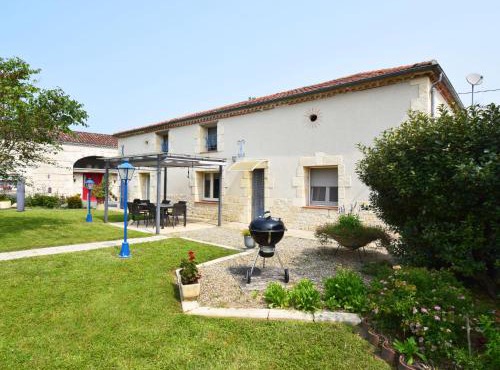Holiday Home L'Ostalet de Sarron by Interhome