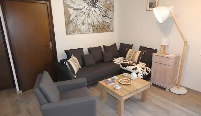Holiday Home “L’oustal De Préchac 2” with Mountain View, Private Terrace & Wi-Fi