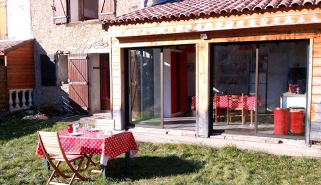 Holiday Home “La Barraço” with Mountain View, Private Terrace & Wi-Fi