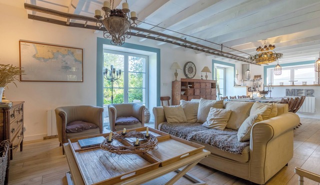 Holiday Home 'La Bonne Descente' with Lake View, Private Terrace and Wi-Fi