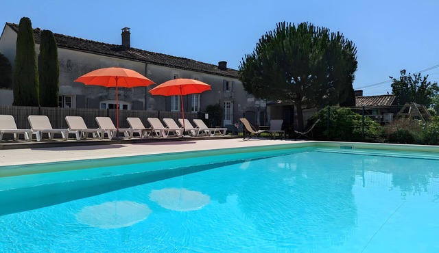 Holiday Home 'La Bonne Chauffe' with Shared Pool, Private Terrace and Wi-Fi