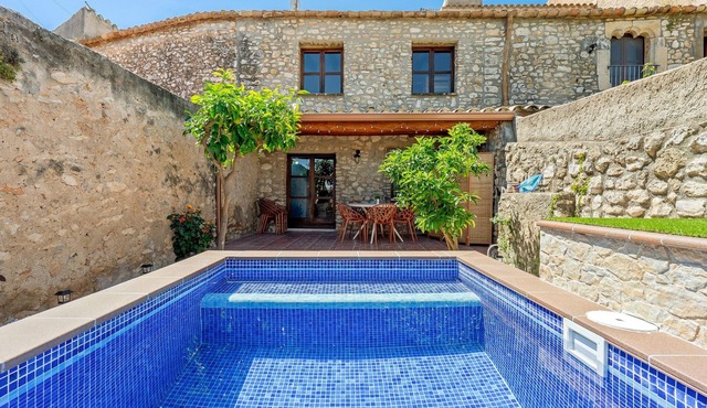 Holiday Home 'La Casa Gran Clariana' with Mountain View, Wi-Fi and Air Conditioning
