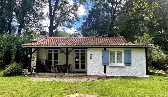 Holiday Home 'La Cascade' with Lake View, Shared Pool and Private Terrace
