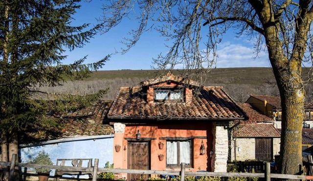 Holiday Home 'La Casita De Zalama' with Private Garden and Wi-Fi