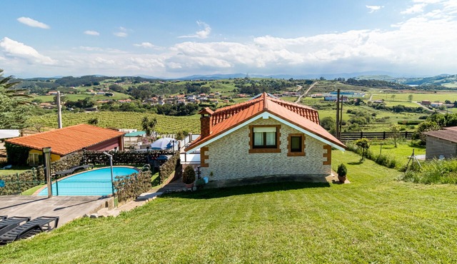 Holiday Home 'La Centinela' with Mountain Views, Private Pool and Wi-Fi