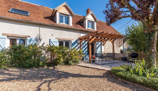 Holiday Home 'La Clé Des Champs' with Private Terrace, Garden and Wi-Fi