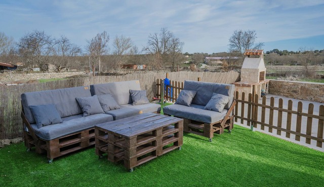 Holiday Home 'La Isi' with Private Garden and Wi-Fi