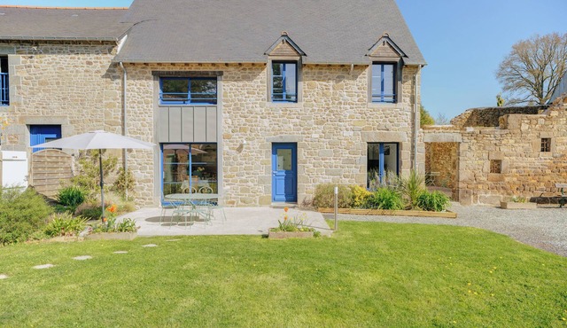 Holiday Home 'La Ferme D'Alcide' with Private Terrace, Private Garden and Wi-Fi