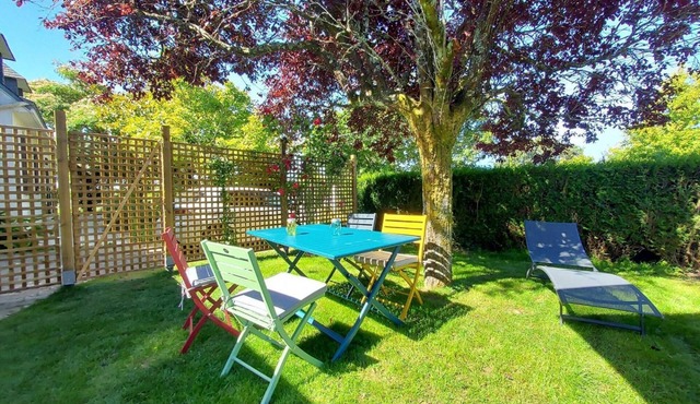 Holiday Home 'La Fleur De Vie' with Private Garden and Wi-Fi