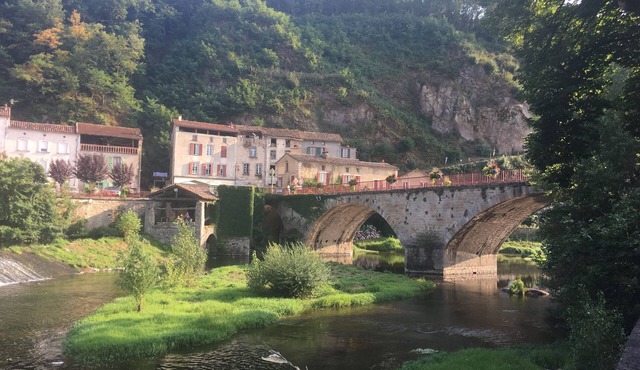 Holiday Home 'La Maison De Traverse' with Private Terrace, Wi-Fi and Air Conditioning