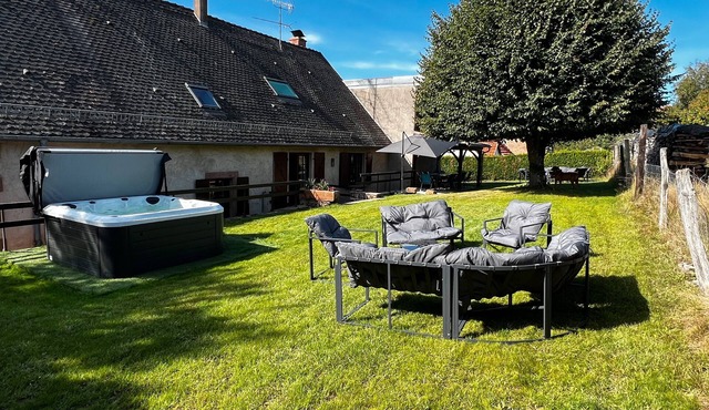 Holiday Home 'La Buissonnière' with Private Terrace, Private Garden and Wi-Fi