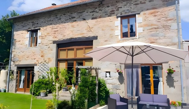 Holiday Home 'La Grande Maison De Janaillat' with Private Terrace, Private Garden and Wi-Fi