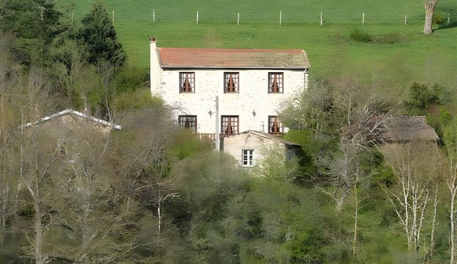 Holiday Home 'La Grange De L'effraie' with Mountain View, Private Terrace and Private Garden