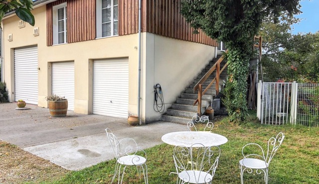 Holiday Home 'La Maison Des Poneys' with Private Terrace, Wi-Fi and Air Conditioning