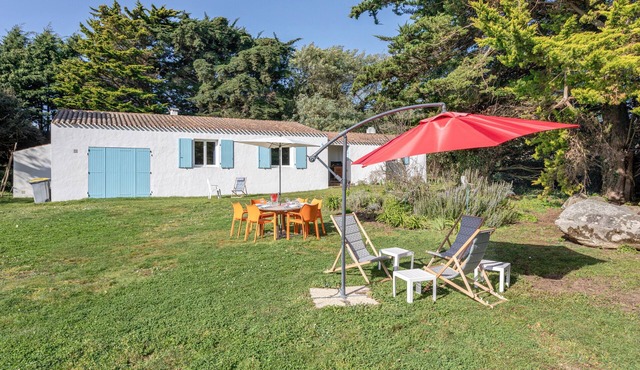 Holiday Home 'La Maison de Viviane' - 250m from Beach with Large Private Garden & Wi-Fi