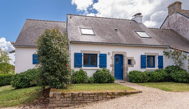 Holiday Home 'La Maison Aux Volets Bleus' with Private Terrace and Private Garden