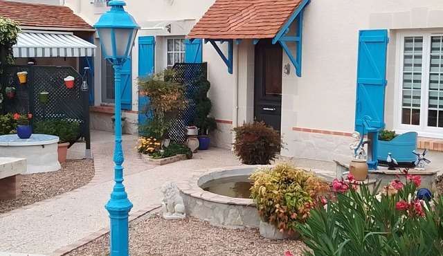 Holiday Home 'La Maison Bleue' with Private Terrace, Private Garden and Wi-Fi
